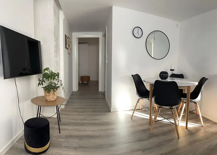 Family Friendly, Free Parking Space, Newly Renovated 3 Rooms Apartment