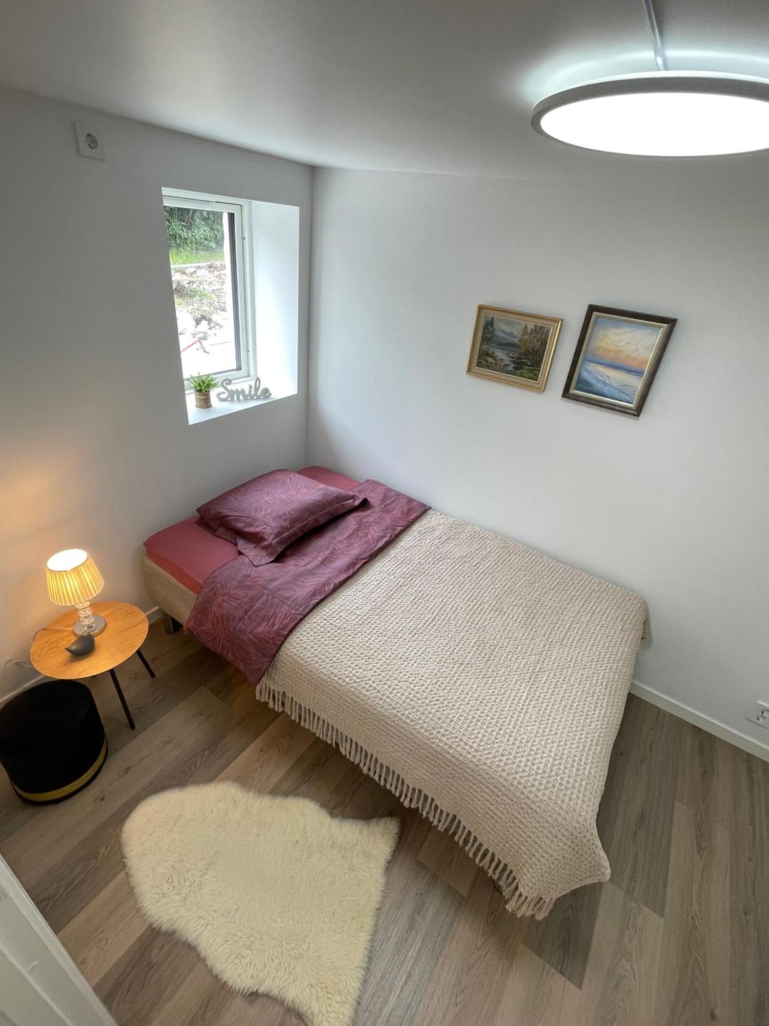 Family Friendly, Free Parking Space, Newly Renovated 3 Apartment Alesund