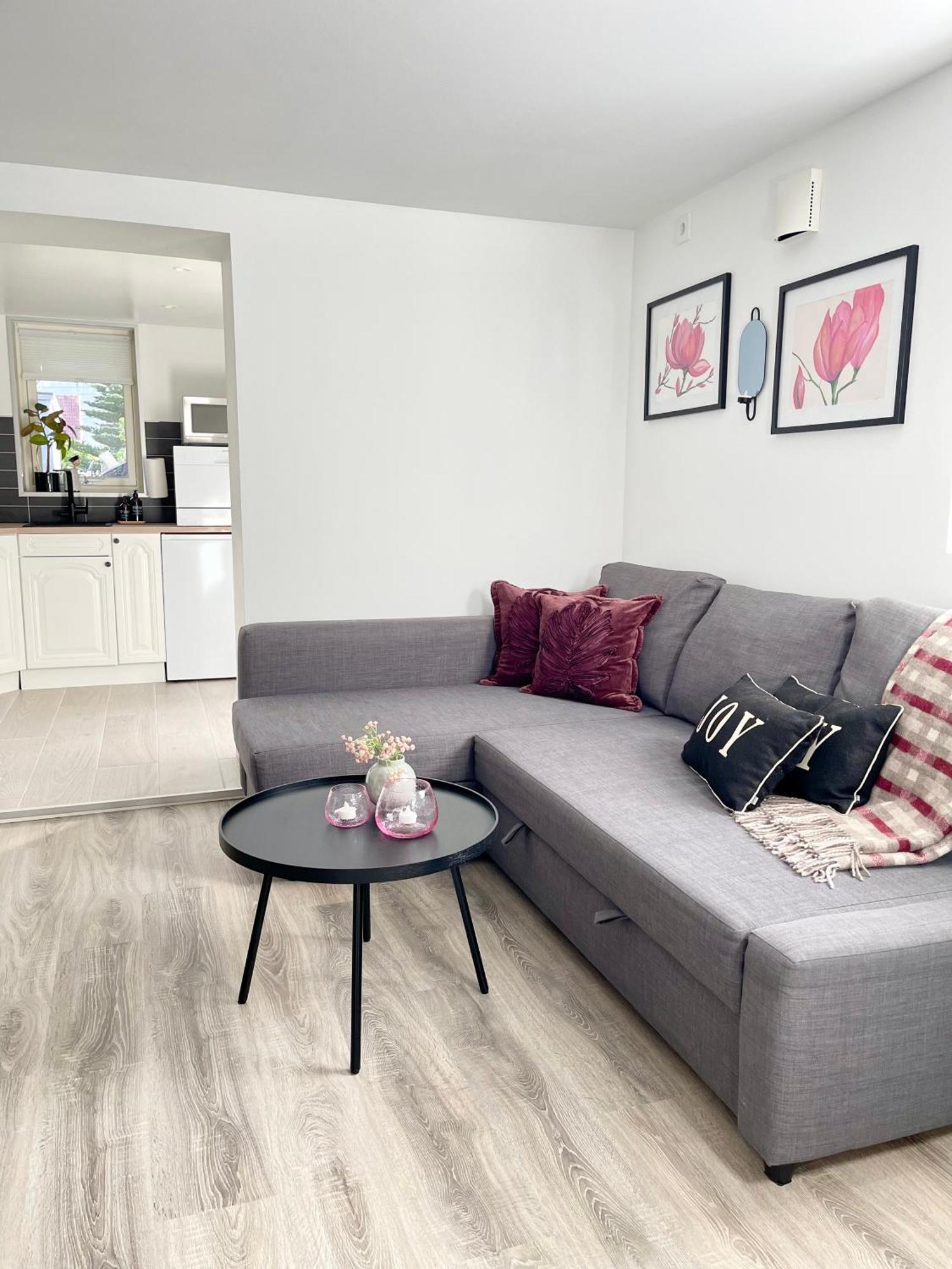Family Friendly, Free Parking Space, Newly Renovated 3 Apartment Alesund