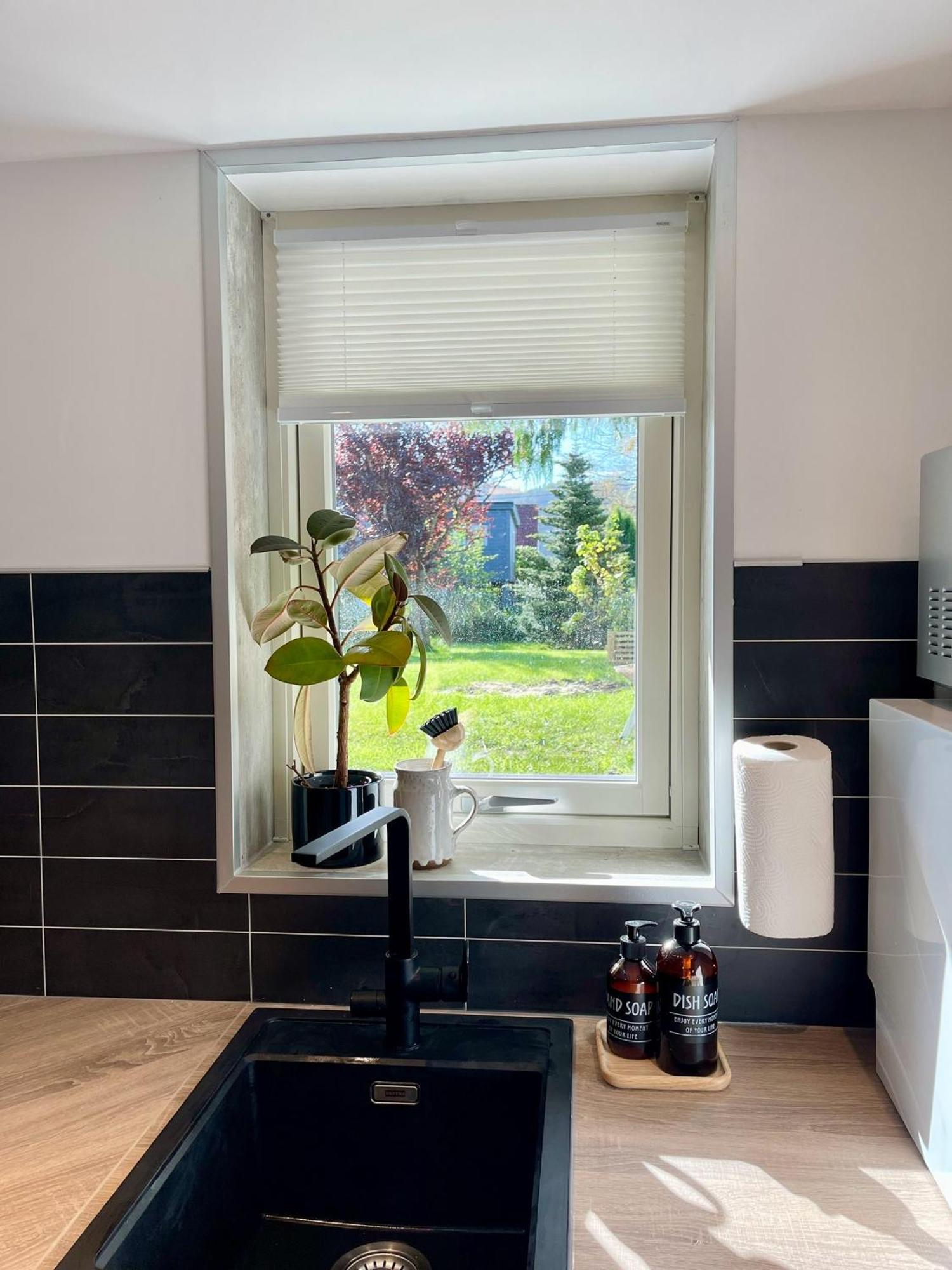 Family Friendly, Free Parking Space, Newly Renovated 3 Apartment Alesund